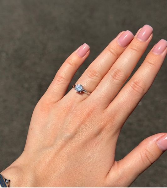 Класична каблучка із білого золота з муасанітом 1ct 281 фото